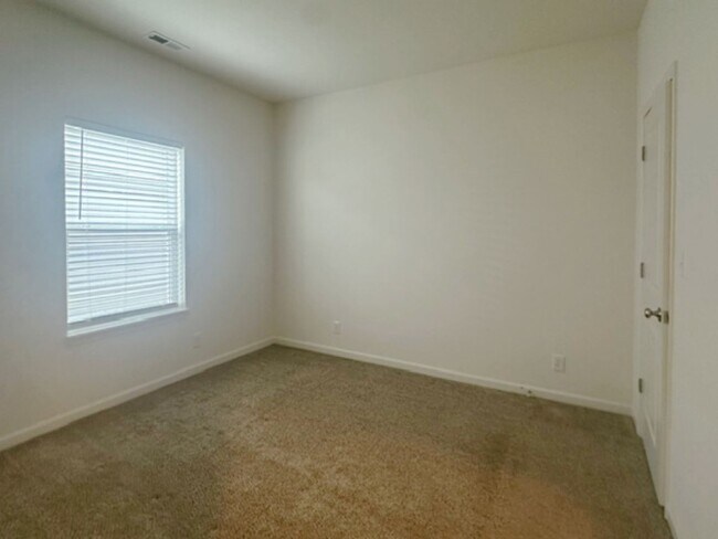 Building Photo - Modern 3B/2B home located in South Lafayet...