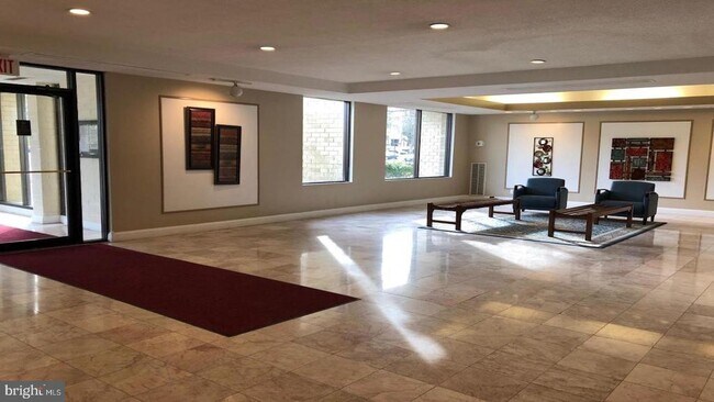 Building Photo - 3100 S Manchester St