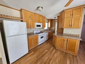 Building Photo - 58 Noble Ln