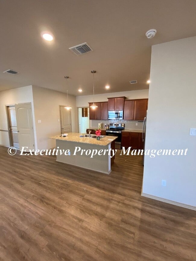 Building Photo - 1781 Dryden Ave