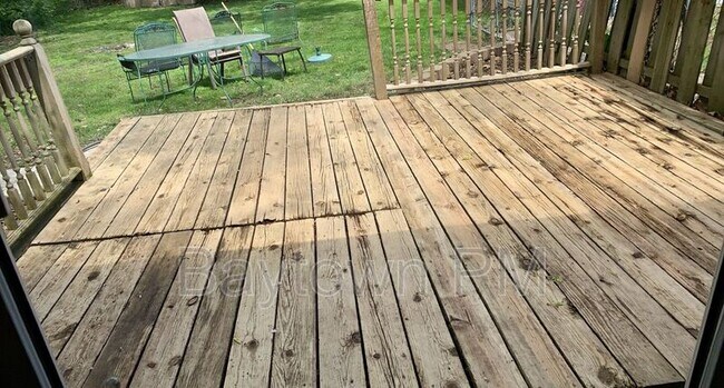 Building Photo - 24235 Glenda St