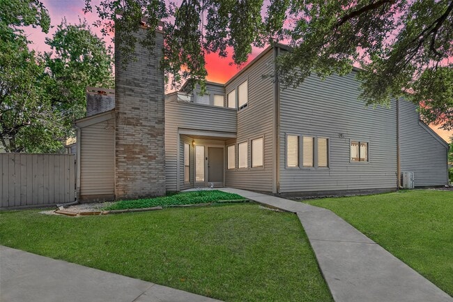Primary Photo - 1422 Chardonnay Dr