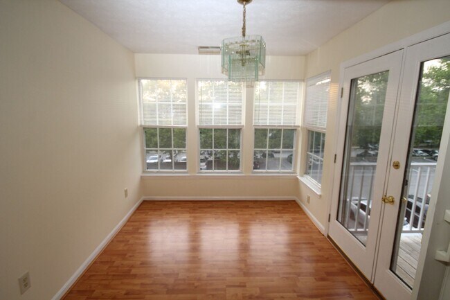 Building Photo - 1002 Jessicas Ct