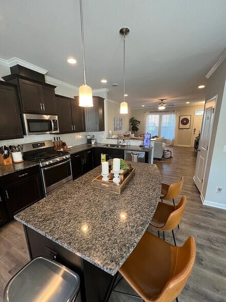 Building Photo - Room in Townhome on Perry Creek Rd