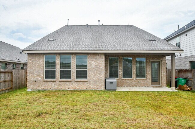 Building Photo - 28722 Mount Bonnell Dr