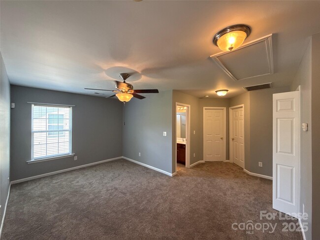 Building Photo - 4819 Abercromby St
