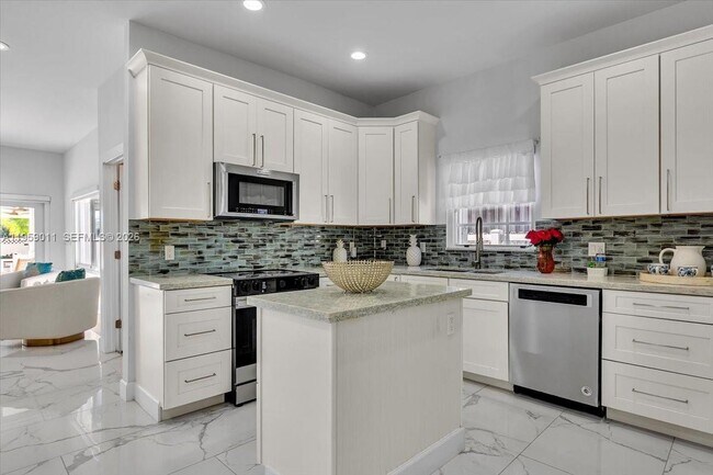 Building Photo - 1700 Cleveland Rd