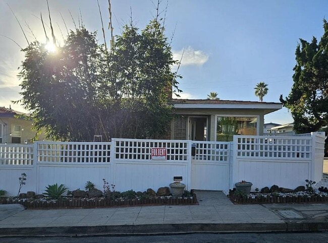 Building Photo - 4906 Dixie Dr