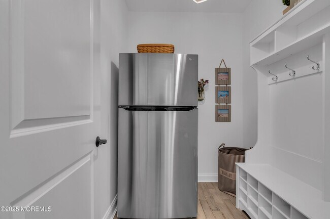 Building Photo - 2118 Edgewood Pl