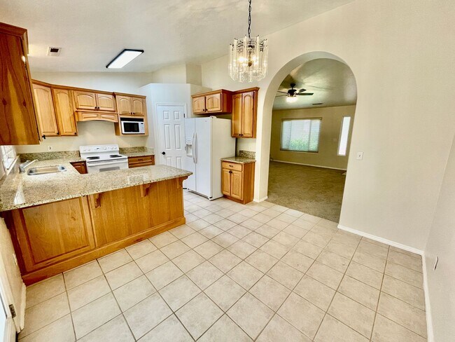 Building Photo - Adorable 3-BR Home in Red Cliffs Area