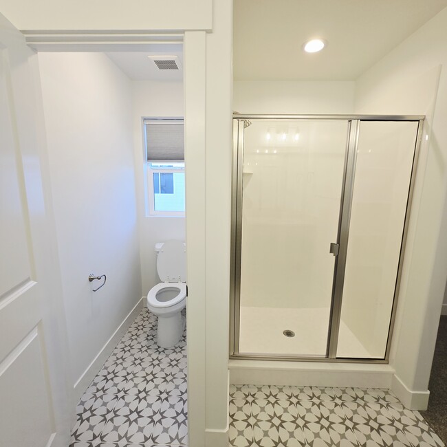 Building Photo - 4022 1100 N