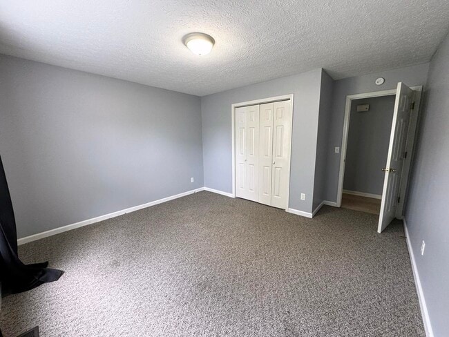 Building Photo - 181 Saddlebrook Way