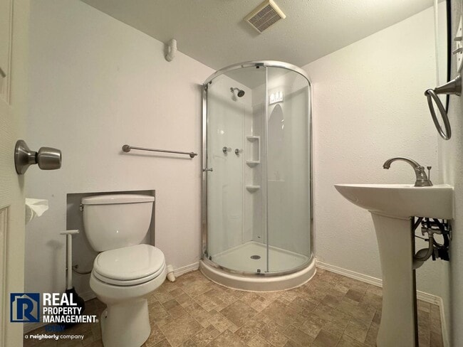 Building Photo - Charming 3 Bedroom Rambler in North Tacoma!