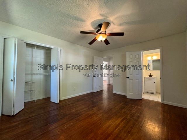 Building Photo - 816 Willow Ln