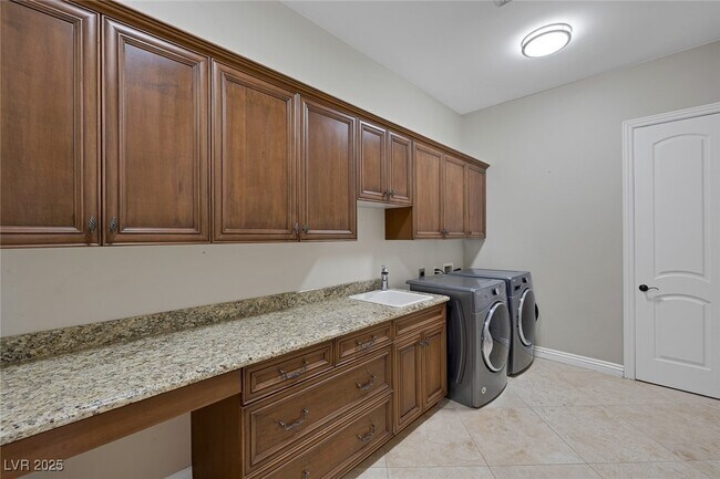 Building Photo - 1545 Villa Rica Dr