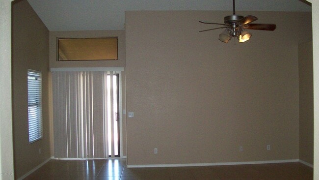 Building Photo - 802 E Rosemonte Dr