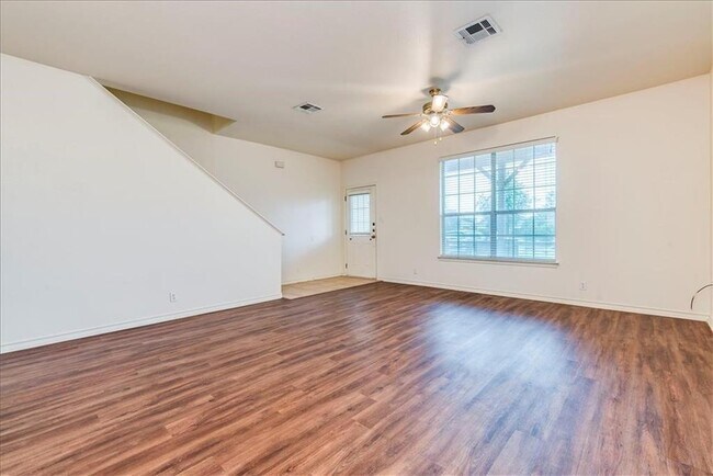 Building Photo - 126 Sandstone Dr