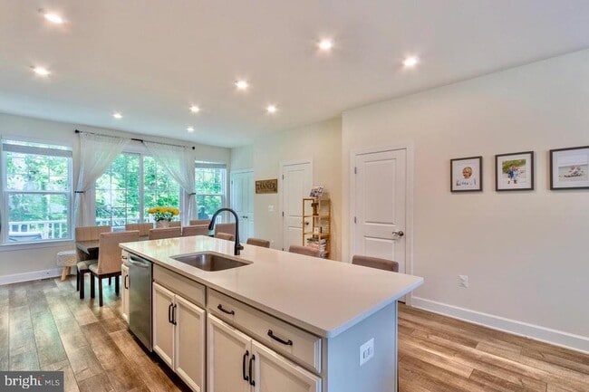 Building Photo - 6169 Camerons Ferry Dr