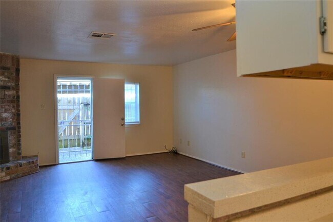 Building Photo - 9200 W Bellfort Ave