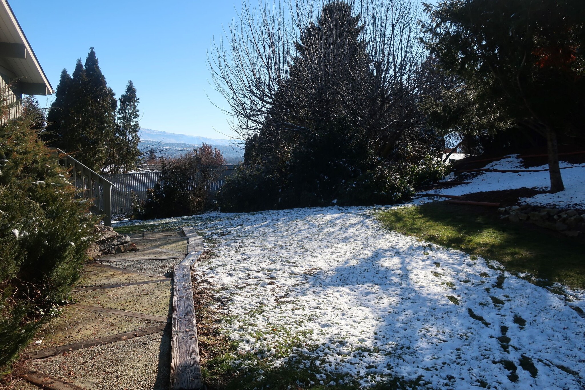 Building Photo - 2405 Lester Rd