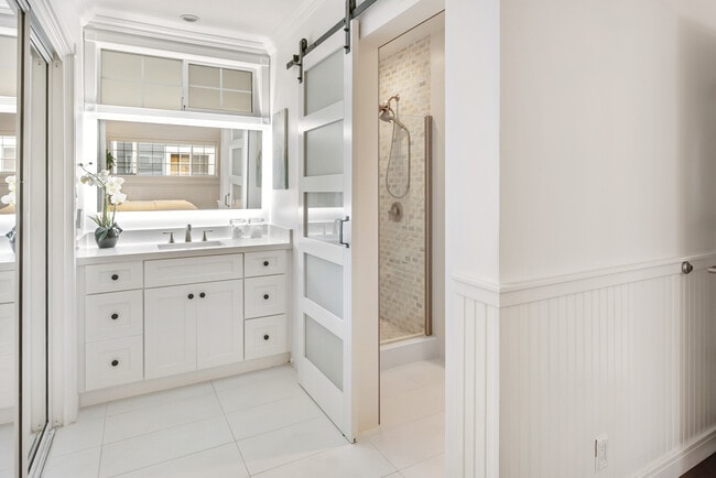 Building Photo - 7726 W 79th St