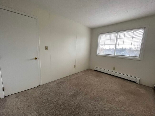 Building Photo - 3981 Brown Ave