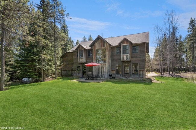 Building Photo - Charming 4 bedroom Home in Whitefish on 3 Acres