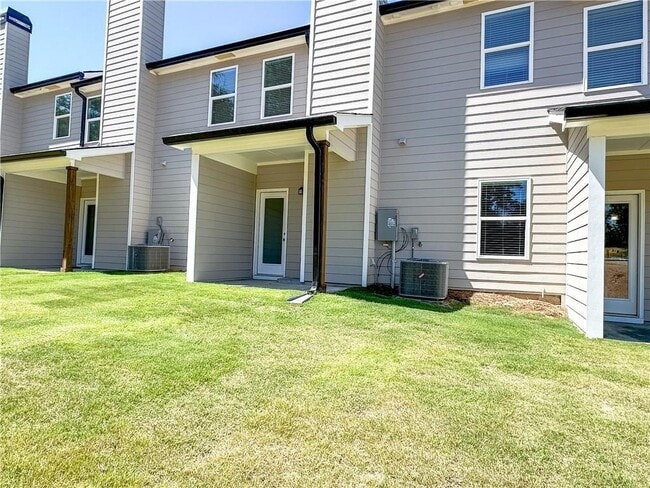 Building Photo - 6320 Pne Sta Dr