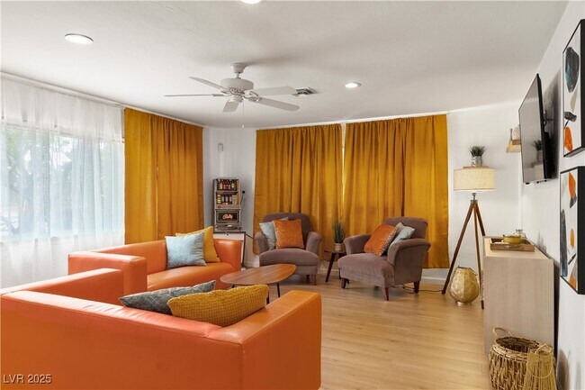 Primary Photo - 1013 Francis Ave