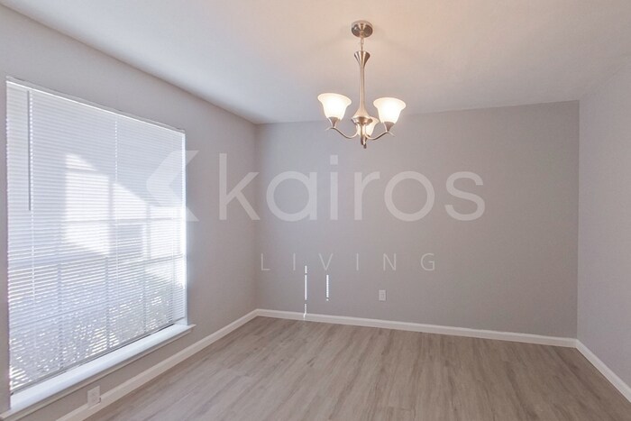 Building Photo - 422 David Dr