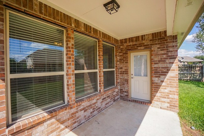Building Photo - 28515 Pleasant Forest Dr