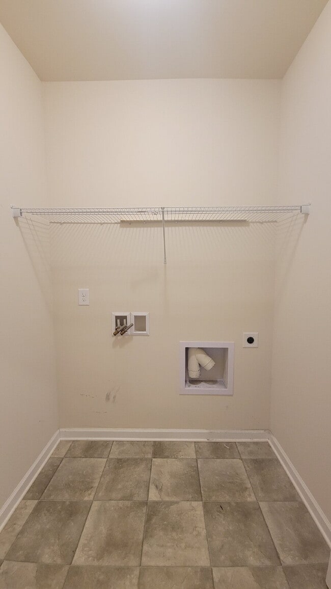 Building Photo - $500 off one month!!!  Call for details. Section 8 Welcome!!!  "Charming 3-Bed Oasis with Granite...