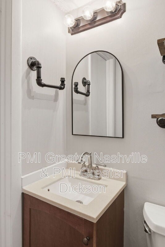 Building Photo - 704 McPherson Dr