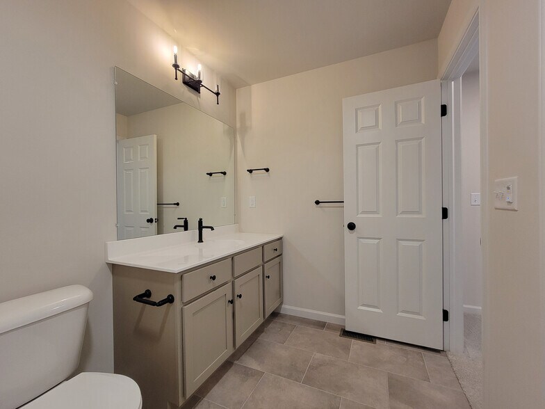 Building Photo - 93 Beech Tree Ct