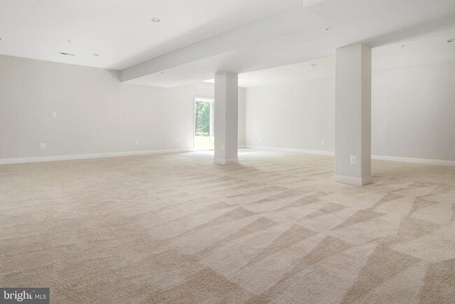 Building Photo - 8631 St Anthony Dr