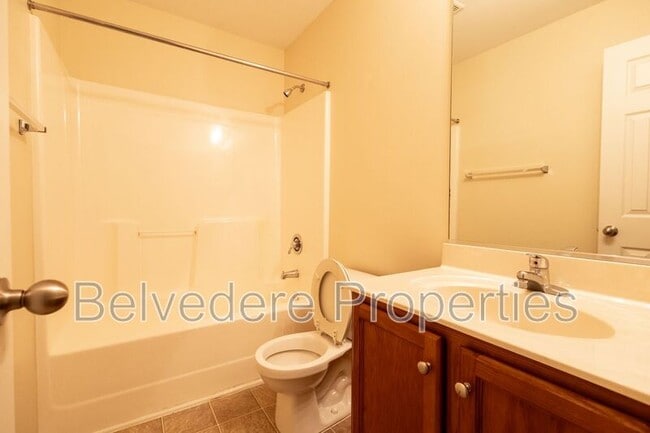 Building Photo - 36 Ackland Dr