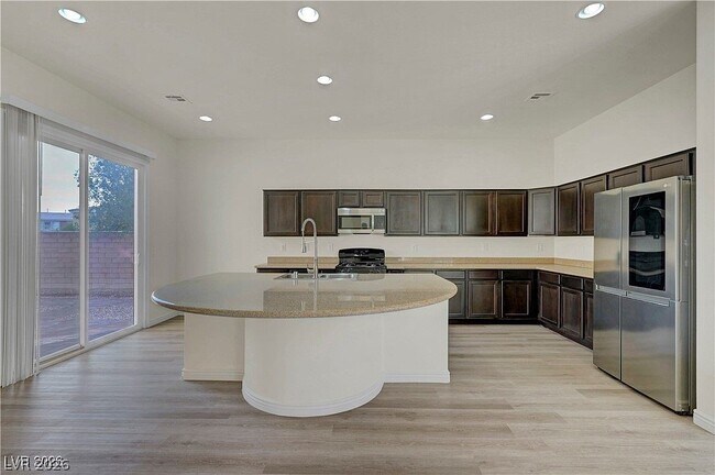 Building Photo - 7931 Campers Village Ave