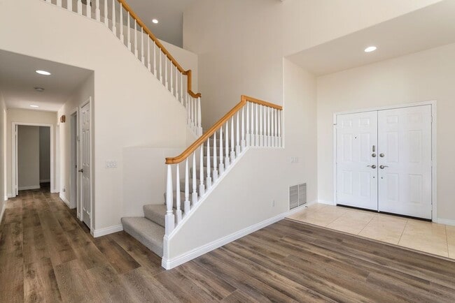 Building Photo - 1426 Rancho Hills Dr