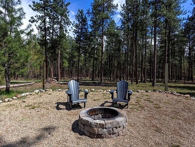Building Photo - Beautiful spacious 3 bed, 3 bath home situated on 2.53 private acres in Stevensville.