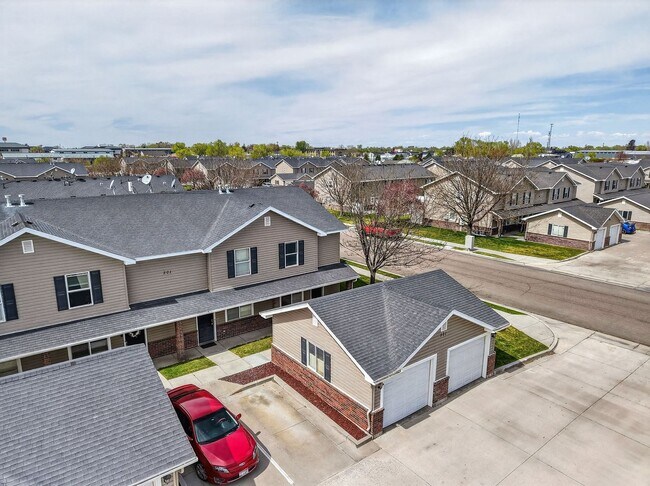 Building Photo - Must-See Apartment in Pheasant Ridge  Pocatello!