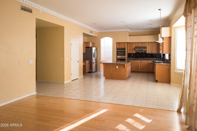 Building Photo - 844 W Azalea Dr