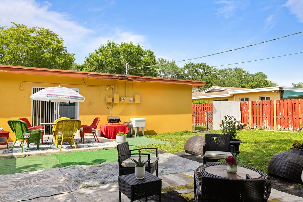 Building Photo - 7560 NW 16th St