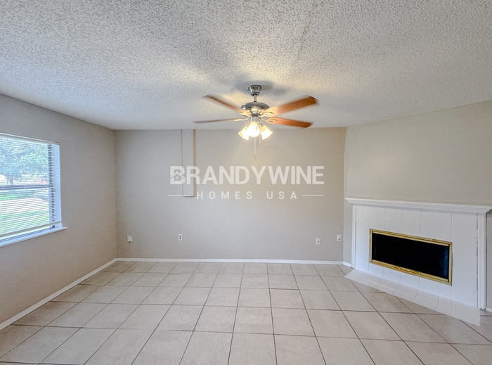 Building Photo - 10847 Bahia Dr