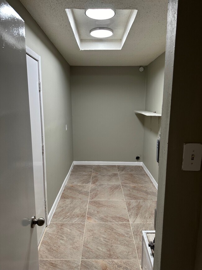 Building Photo - 25402 Sugar Valley Ln