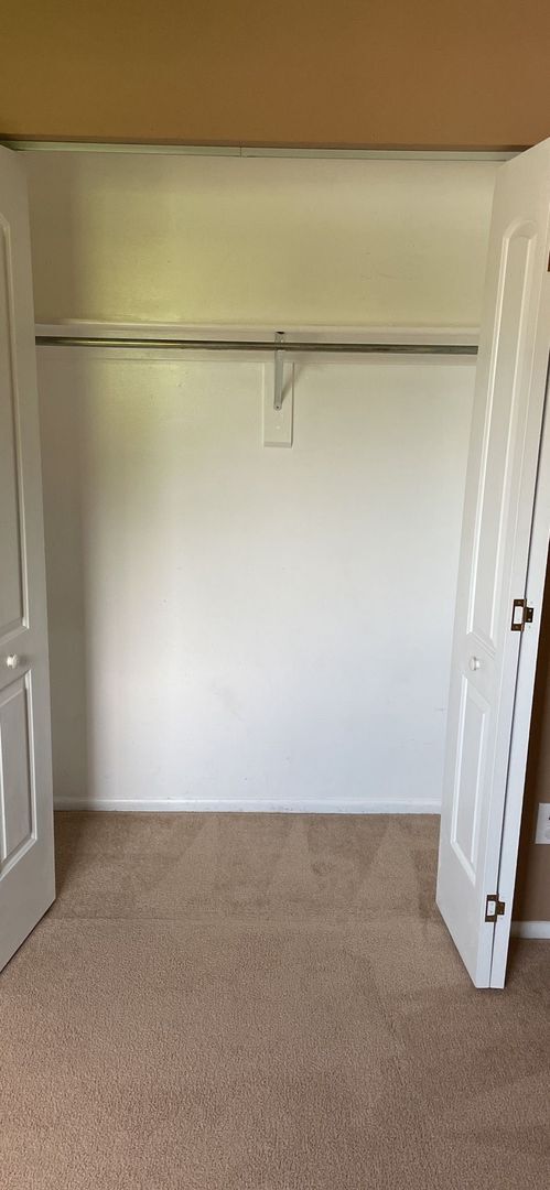 Building Photo - 2 Bedroom 1.5 Bath Townhome