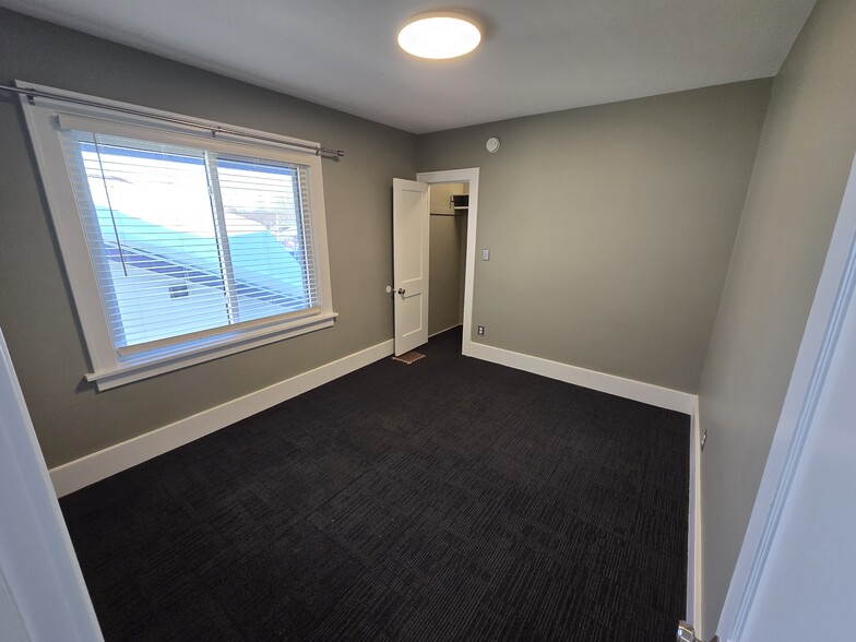 main bed - 1019 Widdicomb Ave NW