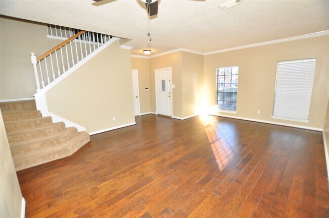 Building Photo - 3614 Scenic Valley Dr