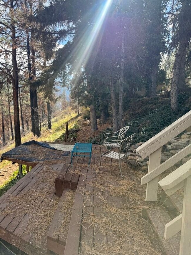 Building Photo - Charming Riverfront Cottage in Verdi – One...