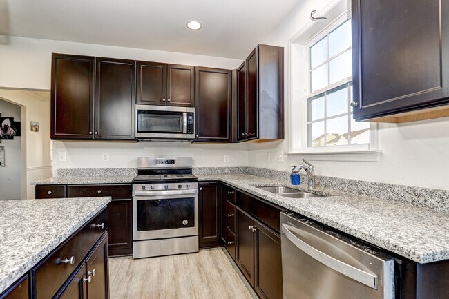 Building Photo - 9307 Drumman Dr