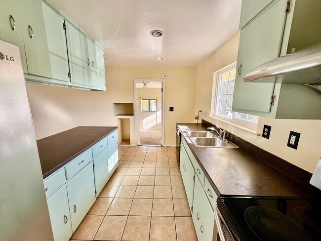 Building Photo - 4367 Nelson Dr